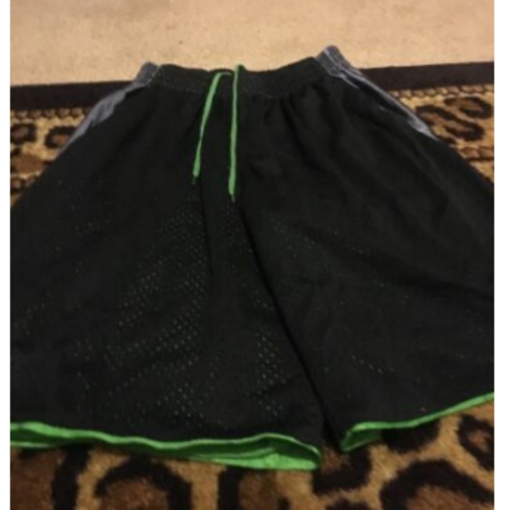 U.T. Sports Men's Athletic Shorts Sz M